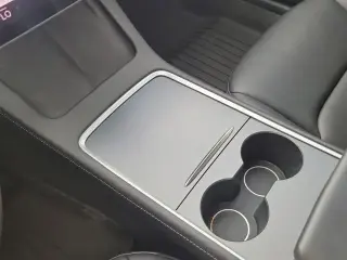 Tesla Model 3 2023 4dr Sedan