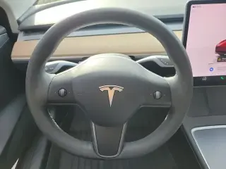 Tesla Model 3 2023 4dr Sedan
