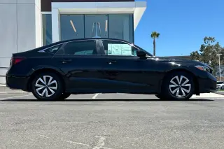 Honda Civic 2025 LX 4dr Sedan