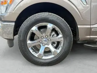 Ford F-150 2023 4x4 Platinum 4dr SuperCrew 6.5 ft. SB