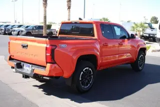 Toyota Tacoma 2024 4x4 SR5 4dr Double Cab 5.0 ft SB