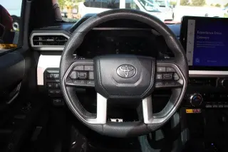 Toyota Tacoma 2024 4x4 SR5 4dr Double Cab 5.0 ft SB