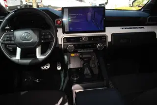 Toyota Tacoma 2024 4x4 SR5 4dr Double Cab 5.0 ft SB