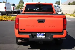 Toyota Tacoma 2024 4x4 SR5 4dr Double Cab 5.0 ft SB