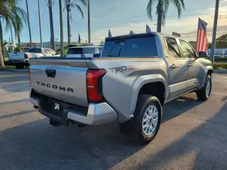 Toyota Tacoma 2024 4x2 SR5 4dr Double Cab 5.0 ft SB