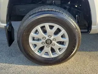 Toyota Tacoma 2024 4x2 SR5 4dr Double Cab 5.0 ft SB