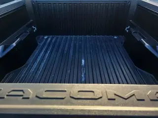 Toyota Tacoma 2024 4x2 SR5 4dr Double Cab 5.0 ft SB