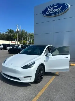 Tesla Model Y 2024 AWD Performance 4dr Crossover
