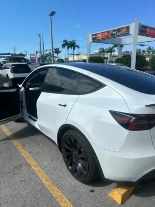 Tesla Model Y 2024 AWD Performance 4dr Crossover