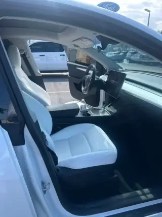 Tesla Model Y 2024 AWD Performance 4dr Crossover
