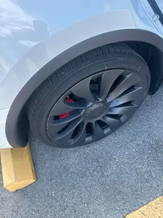 Tesla Model Y 2024 AWD Performance 4dr Crossover