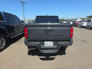 Toyota Tacoma 2024 4x2 SR5 4dr Double Cab 5.0 ft SB
