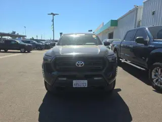 Toyota Tacoma 2024 4x2 SR5 4dr Double Cab 5.0 ft SB