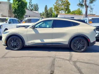 Ford Mustang Mach-E 2025 Select 4dr SUV