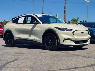 Ford Mustang Mach-E 2025 Select 4dr SUV