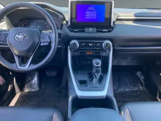 Toyota RAV4 2024 AWD XLE Premium 4dr SUV