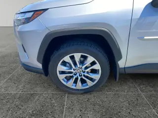 Toyota RAV4 2024 AWD XLE Premium 4dr SUV