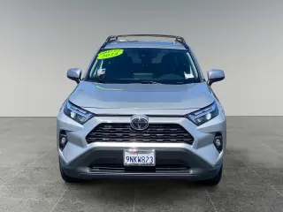 Toyota RAV4 2024 AWD XLE Premium 4dr SUV