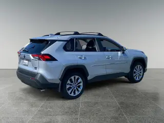 Toyota RAV4 2024 AWD XLE Premium 4dr SUV
