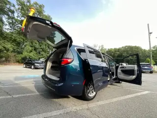 Chrysler Pacifica 2023 Touring L 4dr Mini-Van