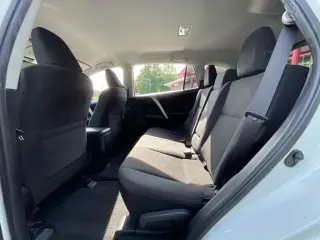 Toyota RAV4 2017 LE 4dr SUV