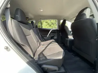 Toyota RAV4 2017 LE 4dr SUV