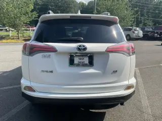 Toyota RAV4 2017 LE 4dr SUV