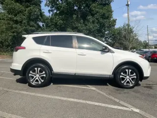Toyota RAV4 2017 LE 4dr SUV