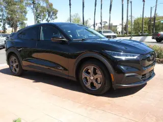 Ford Mustang Mach-E 2023 Select 4dr SUV