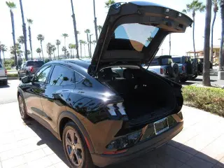 Ford Mustang Mach-E 2023 Select 4dr SUV