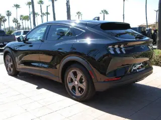 Ford Mustang Mach-E 2023 Select 4dr SUV