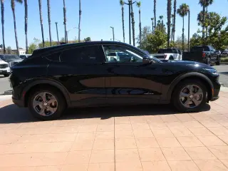 Ford Mustang Mach-E 2023 Select 4dr SUV