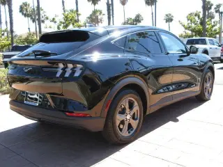 Ford Mustang Mach-E 2023 Select 4dr SUV