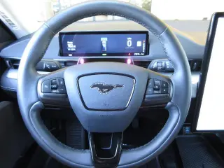 Ford Mustang Mach-E 2023 Select 4dr SUV