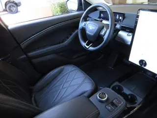 Ford Mustang Mach-E 2023 Select 4dr SUV