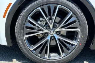 Toyota Prius 2023 XLE 4dr Hatchback
