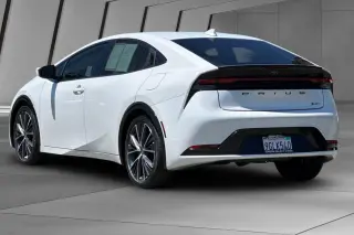 Toyota Prius 2023 XLE 4dr Hatchback