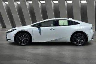 Toyota Prius 2023 XLE 4dr Hatchback