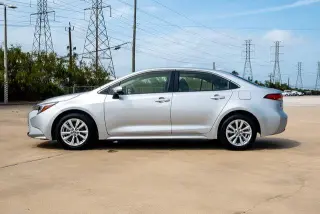 Toyota Corolla Hybrid 2023 LE 4dr Sedan