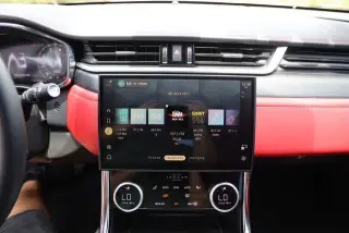 Jaguar XF 2024 AWD P300 R-Dynamic SE 4dr Sedan
