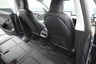 Tesla Model Y 2023 AWD 4dr Crossover