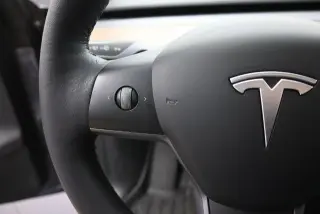 Tesla Model Y 2023 AWD 4dr Crossover