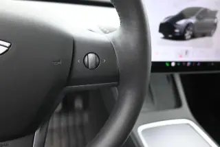 Tesla Model Y 2023 AWD 4dr Crossover