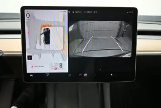 Tesla Model Y 2023 AWD 4dr Crossover