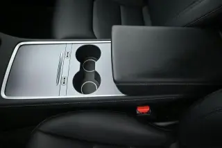 Tesla Model Y 2023 AWD 4dr Crossover