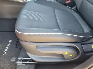 Hyundai VENUE 2025 Limited 4dr Crossover