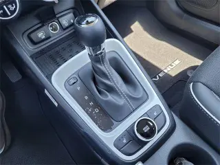 Hyundai VENUE 2025 Limited 4dr Crossover