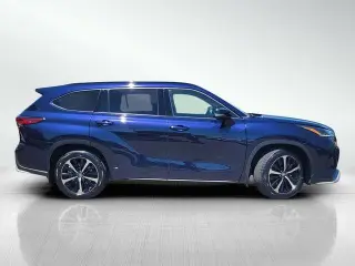 Toyota Highlander 2022 AWD XSE 4dr SUV