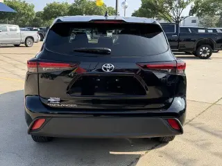 Toyota Highlander 2025 LE 4dr SUV