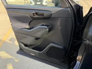 Toyota Highlander 2025 LE 4dr SUV